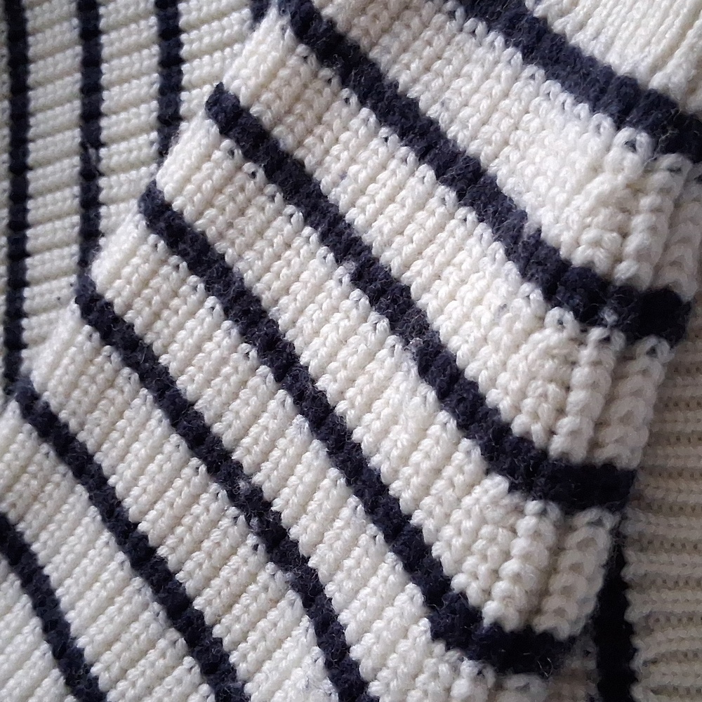 Wilfred Maria Sweater - Picture 7 of 9